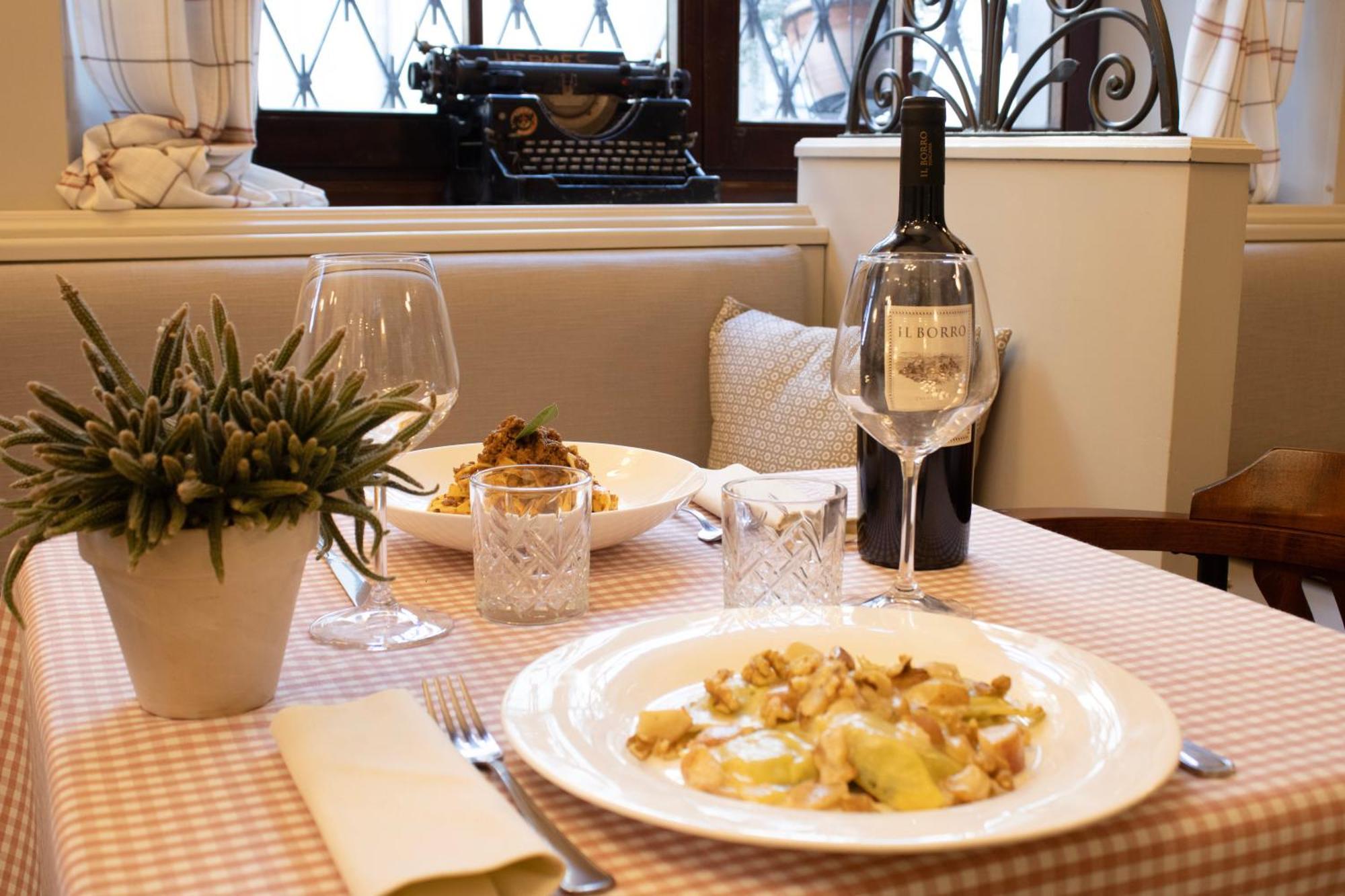 Boutique Hotel Fox'S Inn San Giustino Valdarno Ngoại thất bức ảnh